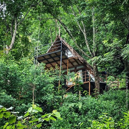 Pīrmed Sunset Valley Kerala Pool Resort - Serene Natural Forest Cottage Stay In Idukki With Sunrise & Sunset Panoramas, Natural Streams & Tranquil Summer Evenings מראה חיצוני תמונה
