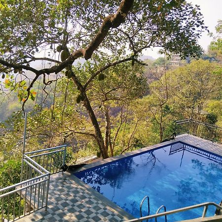 Pīrmed Sunset Valley Kerala Pool Resort - Serene Natural Forest Cottage Stay In Idukki With Sunrise & Sunset Panoramas, Natural Streams & Tranquil Summer Evenings מראה חיצוני תמונה