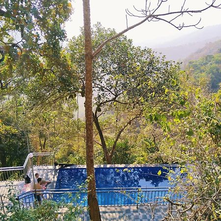 Pīrmed Sunset Valley Kerala Pool Resort - Serene Natural Forest Cottage Stay In Idukki With Sunrise & Sunset Panoramas, Natural Streams & Tranquil Summer Evenings מראה חיצוני תמונה