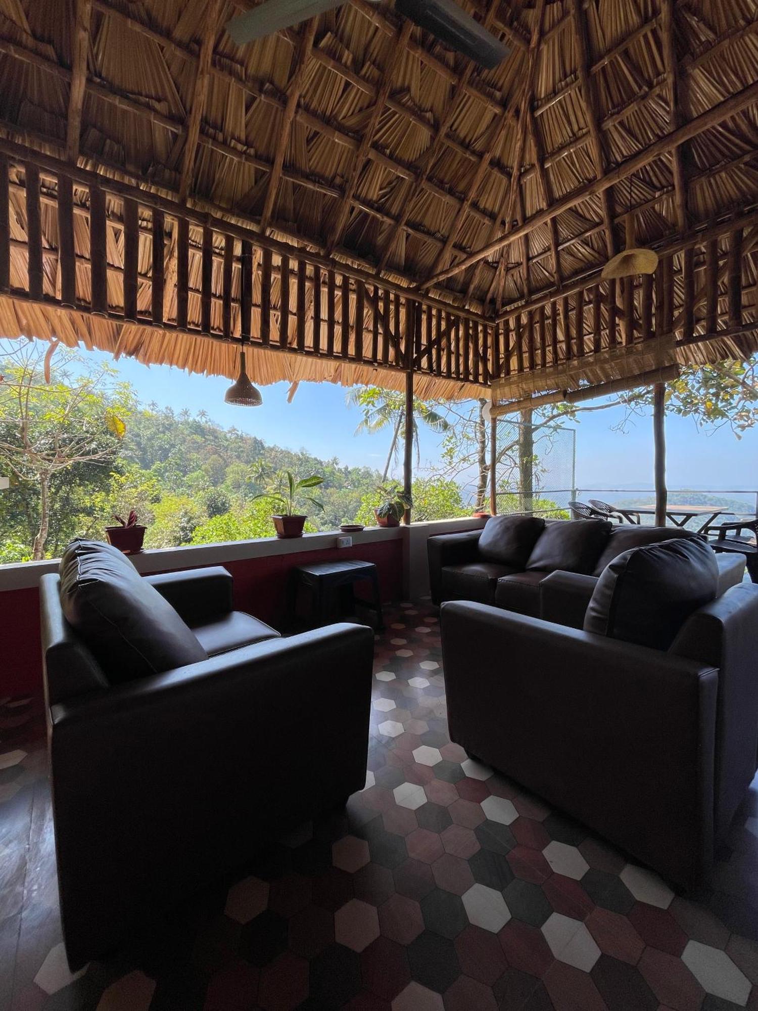 Pīrmed Sunset Valley Kerala Pool Resort - Serene Natural Forest Cottage Stay In Idukki With Sunrise & Sunset Panoramas, Natural Streams & Tranquil Summer Evenings מראה חיצוני תמונה