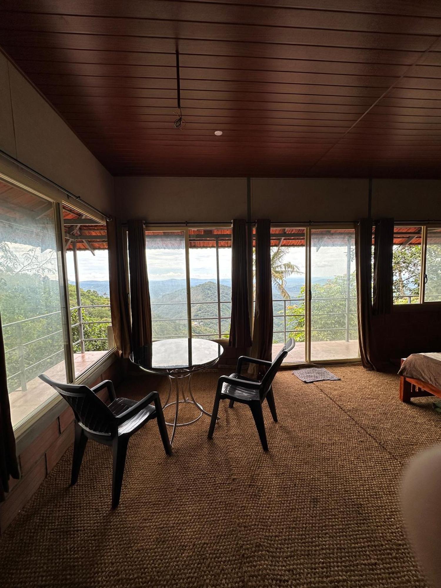 Pīrmed Sunset Valley Kerala Pool Resort - Serene Natural Forest Cottage Stay In Idukki With Sunrise & Sunset Panoramas, Natural Streams & Tranquil Summer Evenings מראה חיצוני תמונה