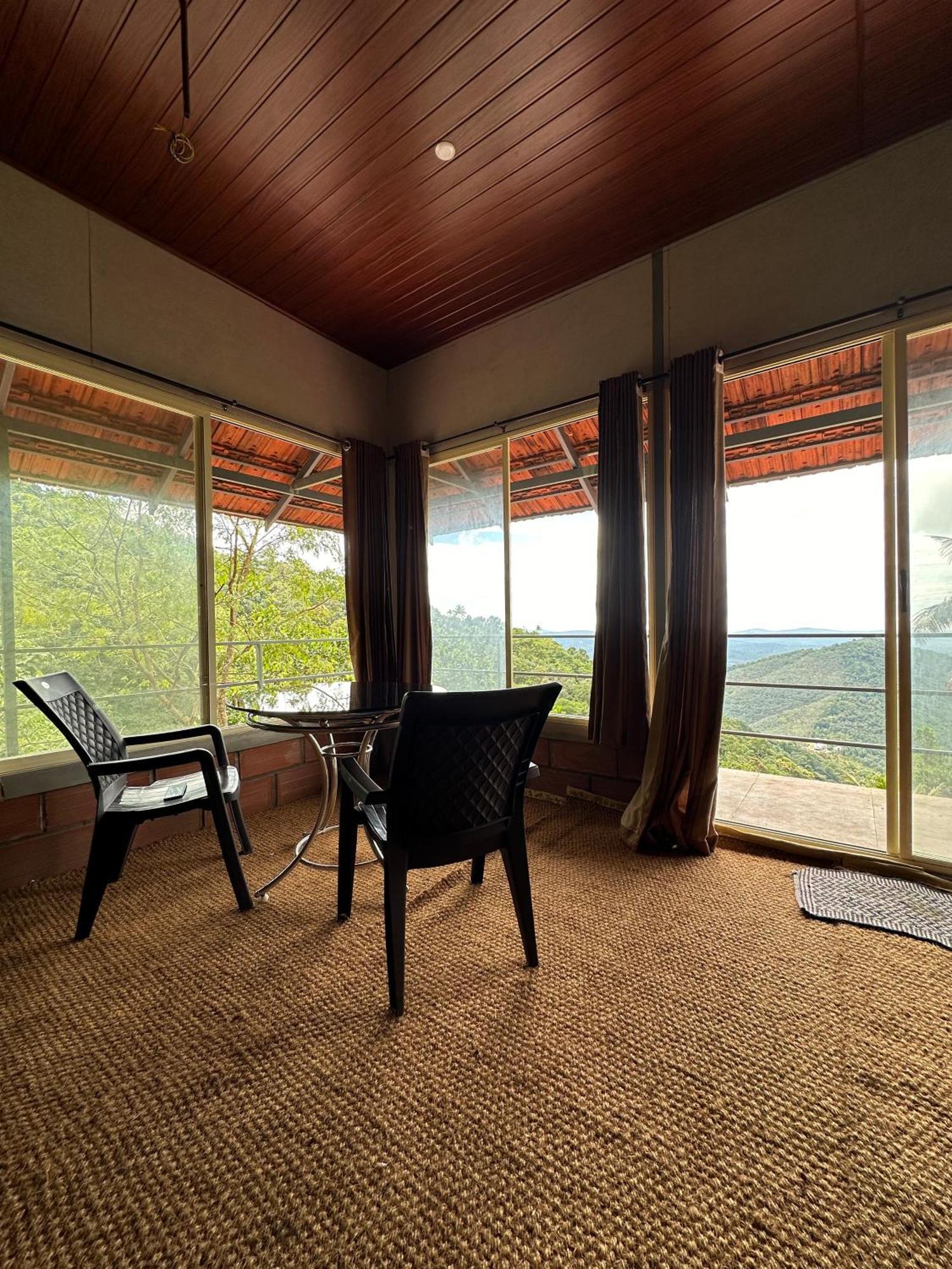 Pīrmed Sunset Valley Kerala Pool Resort - Serene Natural Forest Cottage Stay In Idukki With Sunrise & Sunset Panoramas, Natural Streams & Tranquil Summer Evenings מראה חיצוני תמונה