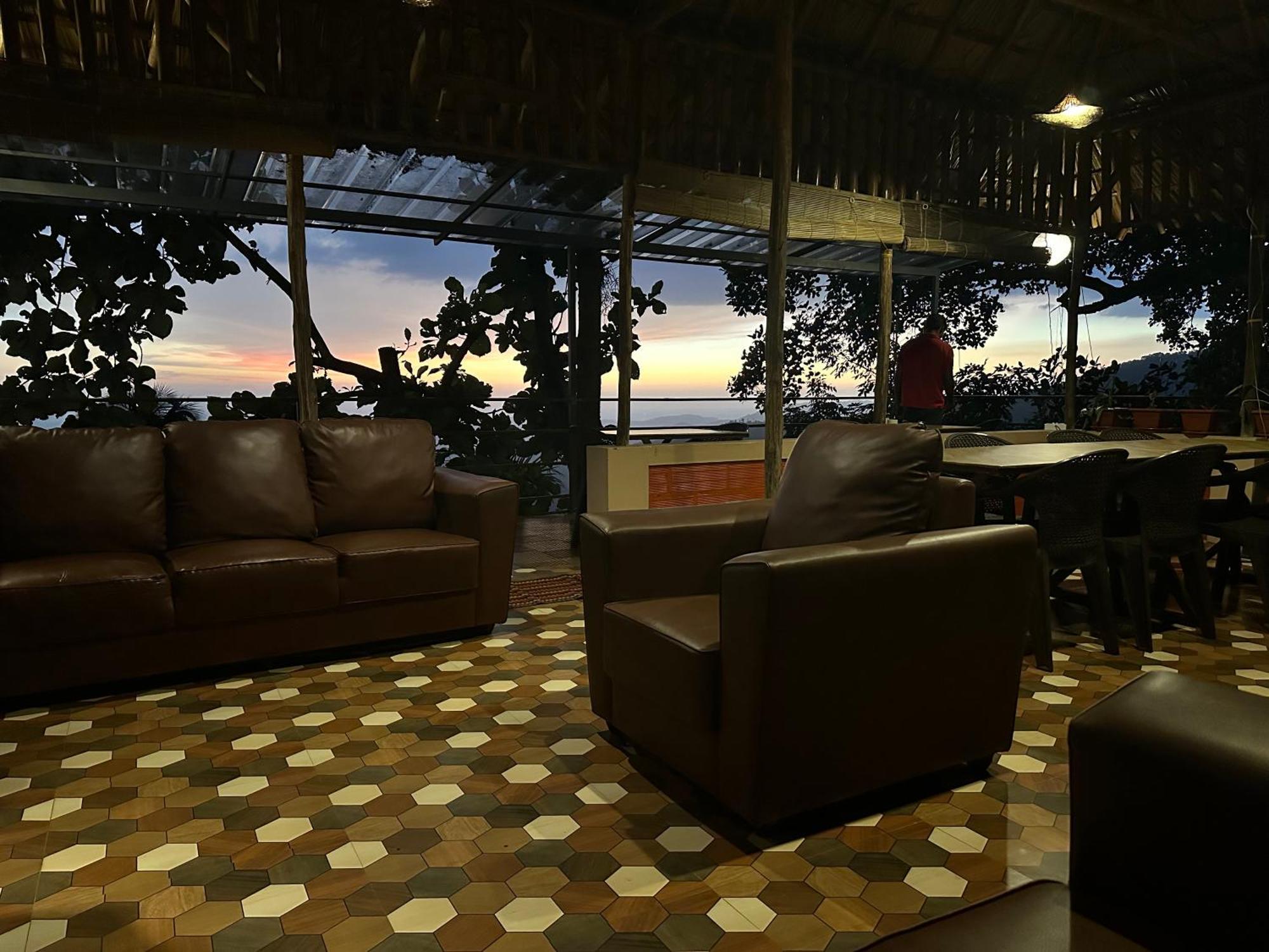 Pīrmed Sunset Valley Kerala Pool Resort - Serene Natural Forest Cottage Stay In Idukki With Sunrise & Sunset Panoramas, Natural Streams & Tranquil Summer Evenings מראה חיצוני תמונה