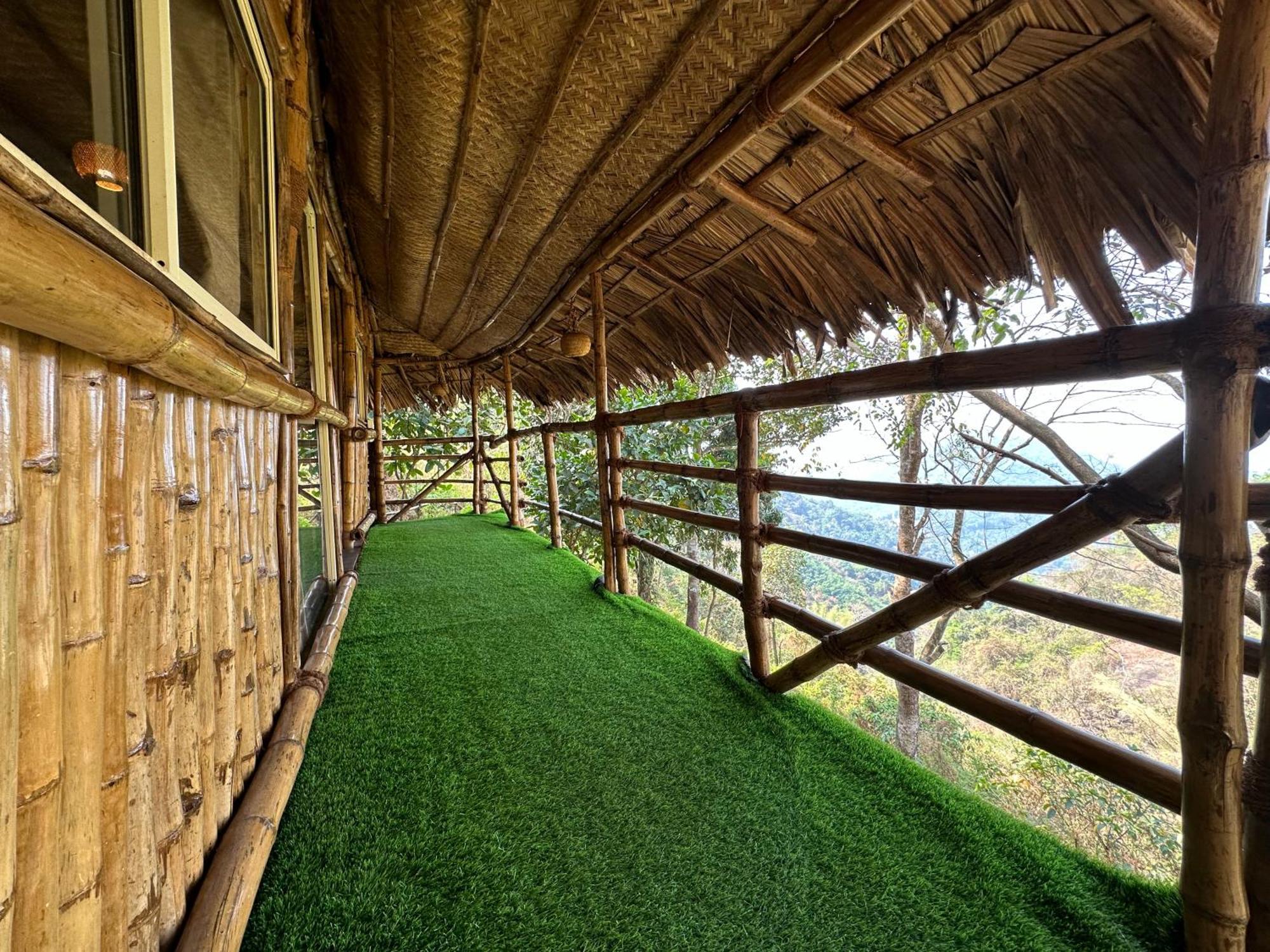 Pīrmed Sunset Valley Kerala Pool Resort - Serene Natural Forest Cottage Stay In Idukki With Sunrise & Sunset Panoramas, Natural Streams & Tranquil Summer Evenings מראה חיצוני תמונה