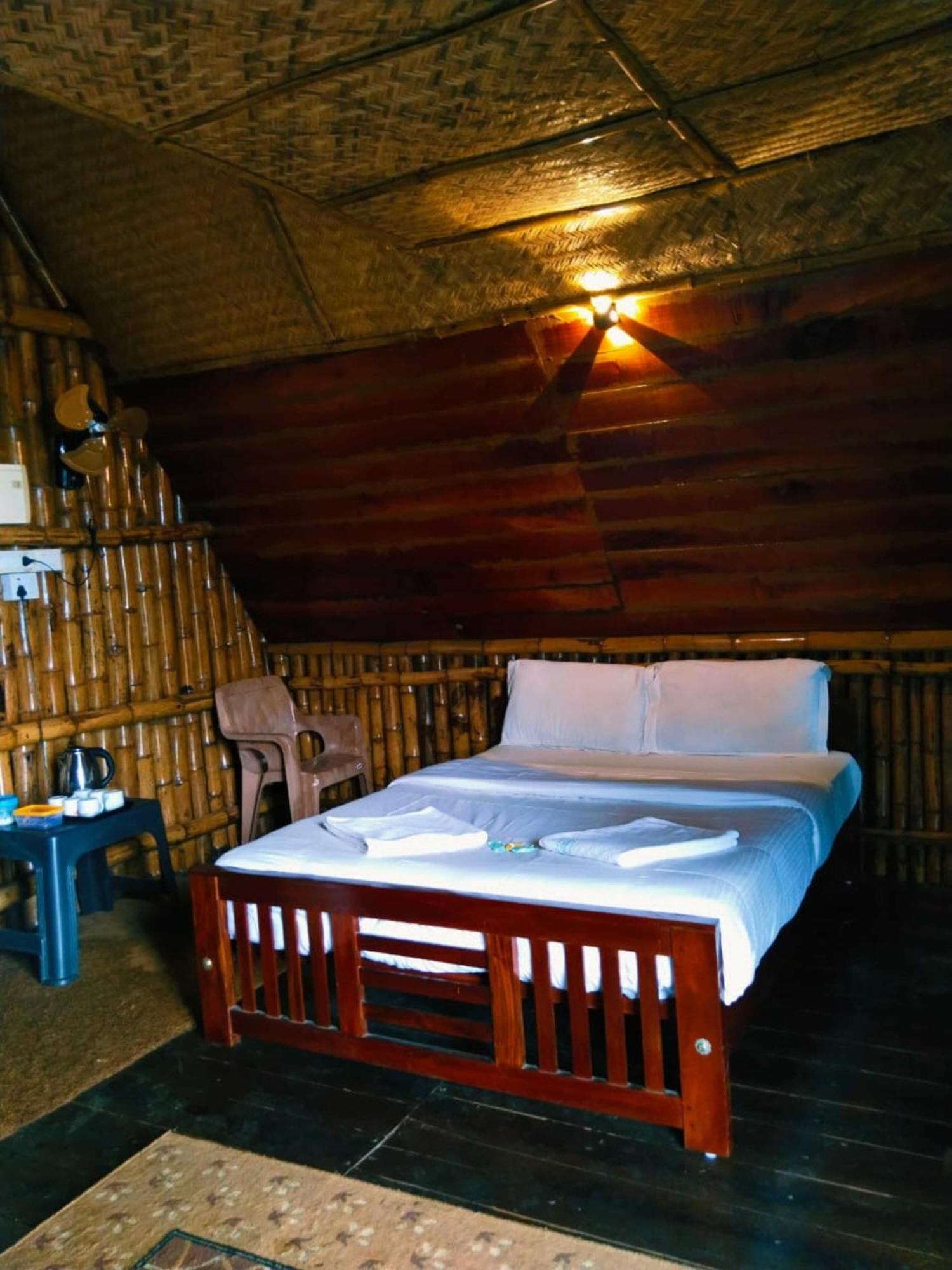 Pīrmed Sunset Valley Kerala Pool Resort - Serene Natural Forest Cottage Stay In Idukki With Sunrise & Sunset Panoramas, Natural Streams & Tranquil Summer Evenings מראה חיצוני תמונה