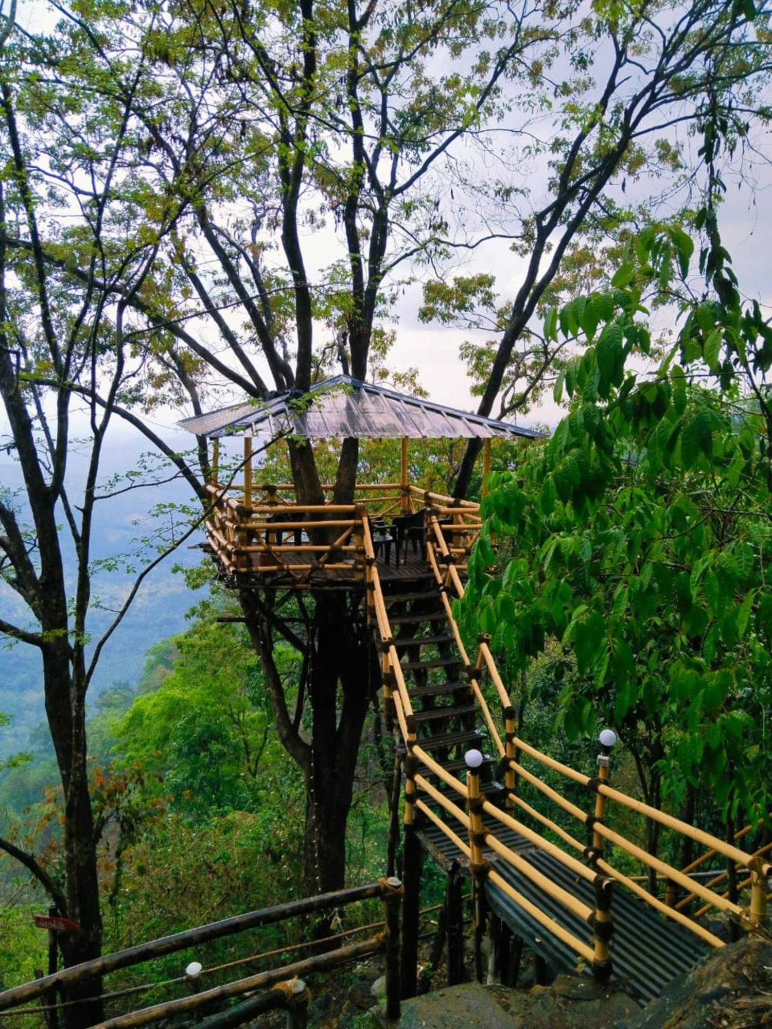 Pīrmed Sunset Valley Kerala Pool Resort - Serene Natural Forest Cottage Stay In Idukki With Sunrise & Sunset Panoramas, Natural Streams & Tranquil Summer Evenings מראה חיצוני תמונה
