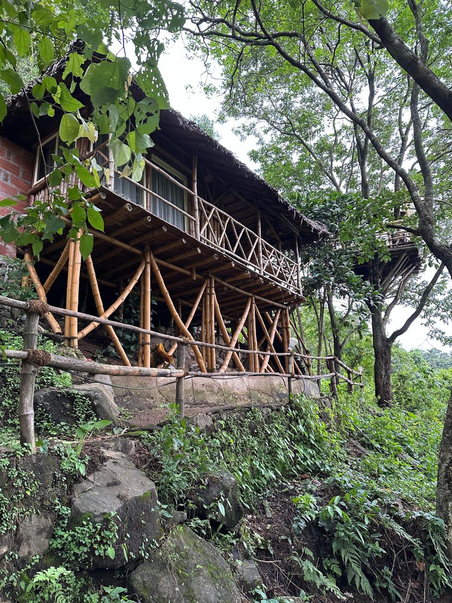 Pīrmed Sunset Valley Kerala Pool Resort - Serene Natural Forest Cottage Stay In Idukki With Sunrise & Sunset Panoramas, Natural Streams & Tranquil Summer Evenings מראה חיצוני תמונה