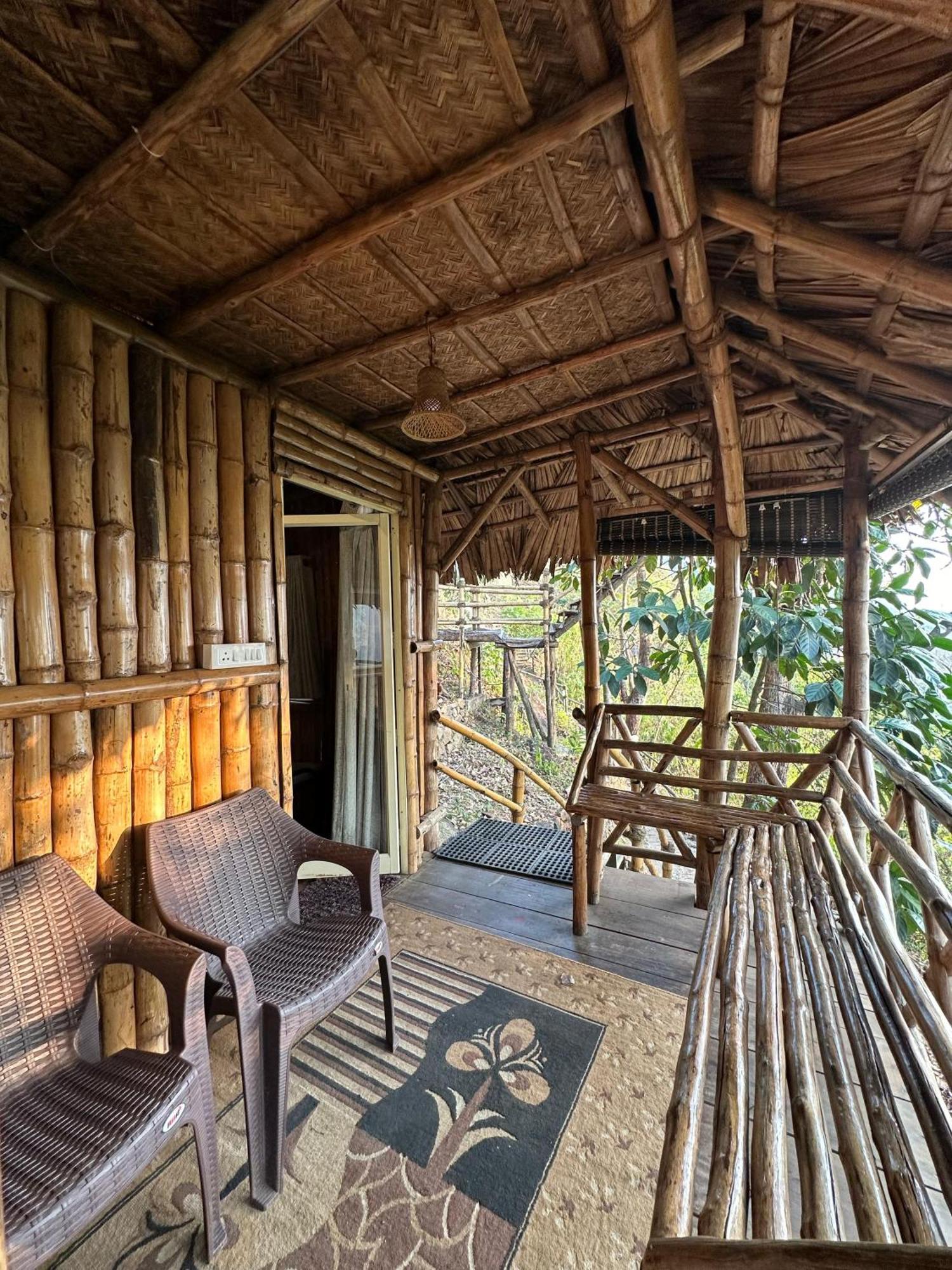Pīrmed Sunset Valley Kerala Pool Resort - Serene Natural Forest Cottage Stay In Idukki With Sunrise & Sunset Panoramas, Natural Streams & Tranquil Summer Evenings מראה חיצוני תמונה