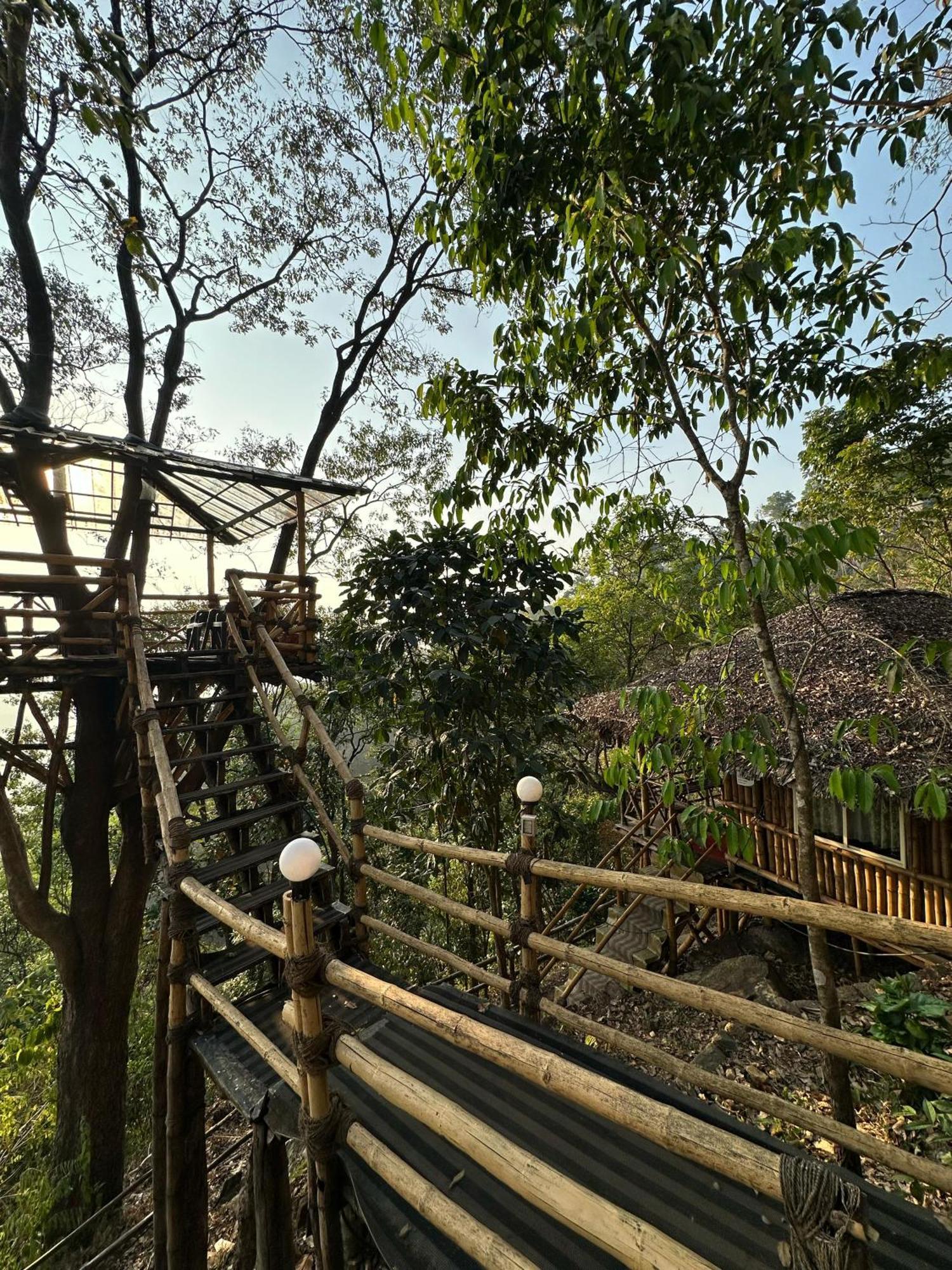 Pīrmed Sunset Valley Kerala Pool Resort - Serene Natural Forest Cottage Stay In Idukki With Sunrise & Sunset Panoramas, Natural Streams & Tranquil Summer Evenings מראה חיצוני תמונה